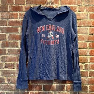 NFL New England Patriots 1960 Logo Long Sleeve Hooded T Shirt M
